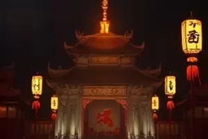 《深海灯塔》礁石上的白色灯塔与浪